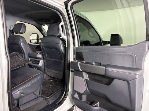 Used 2025 Ford F350 Lariat w/ Black Appearance Package image 34