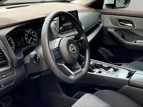 Used 2023 Nissan Rogue SV FWD image 18