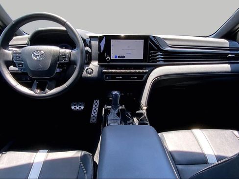 Used 2025 Toyota Camry SE FWD image 15