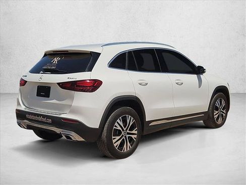 Used 2025 Mercedes-Benz GLA 250 4MATIC image 5
