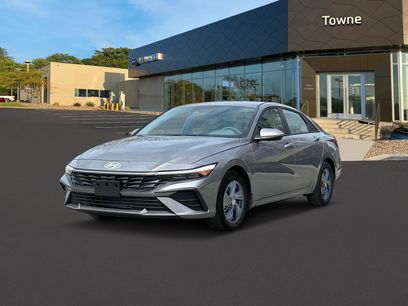 New 2025 Hyundai Elantra SE