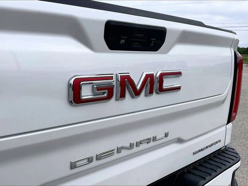 Used 2022 GMC Sierra 1500 Denali w/ Driver Alert Package II AWD/4WD image 27