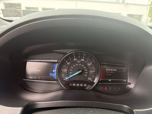 Used 2017 Ford Explorer XLT w/ Equipment Group 202A AWD/4WD image 23