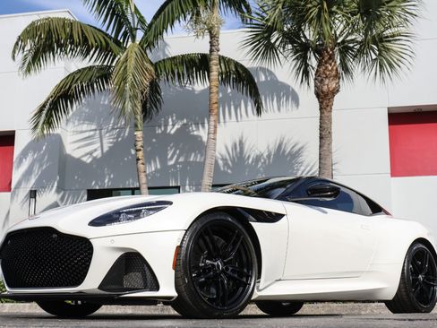 Used 2019 Aston Martin DBS Superleggera image 23
