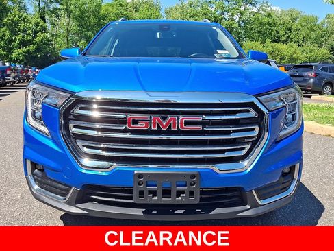 Used 2024 GMC Terrain SLT AWD/4WD image 2