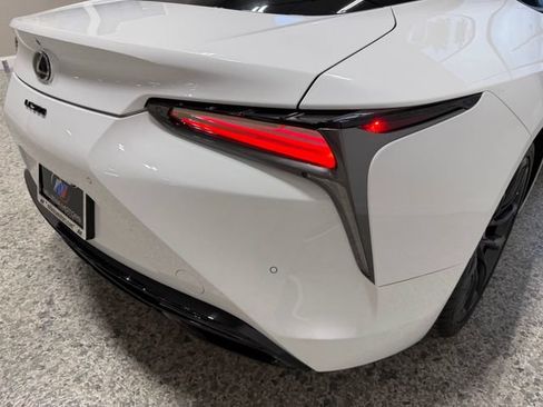 Used 2018 Lexus LC 500 Coupe w/ Touring Package RWD image 39