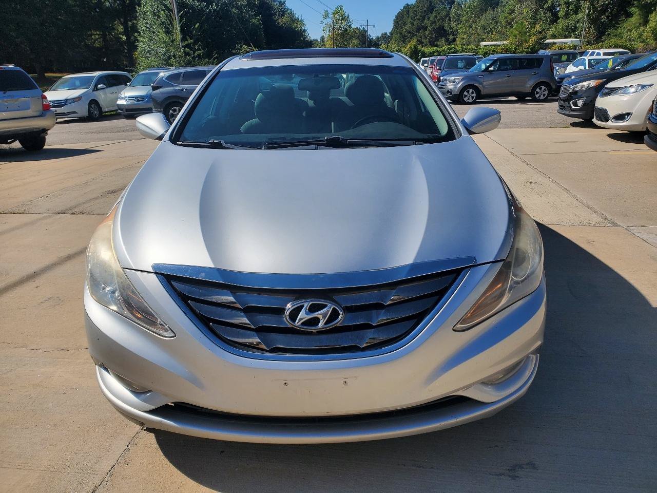 Used 2013 Hyundai Sonata SE w/ Navigation & Sunroof Pkg FWD image 2