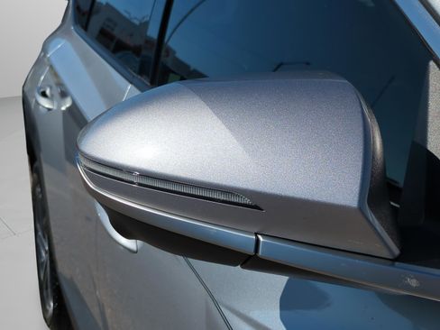 Certified 2025 Hyundai Tucson Limited AWD/4WD image 11
