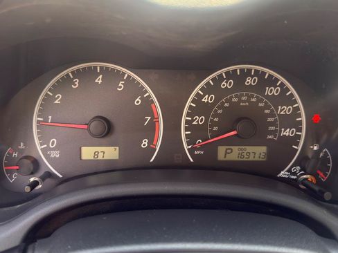 Used 2013 Toyota Corolla LE FWD image 19