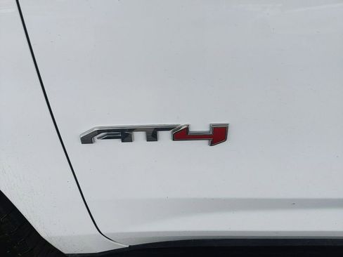 Used 2022 GMC Yukon AT4 AWD/4WD image 12