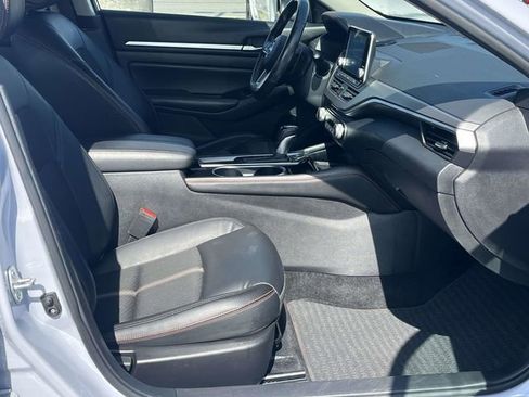 Used 2024 Nissan Altima 2.5 SR FWD image 22