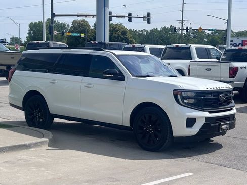 Certified 2025 Ford Expedition Max Platinum w/ Stealth Appearance Package AWD/4WD image 7