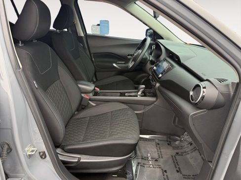 Used 2022 Nissan Kicks SV FWD image 19
