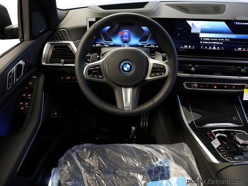 New 2026 BMW X5 xDrive50e w/ M Sport Package image 16