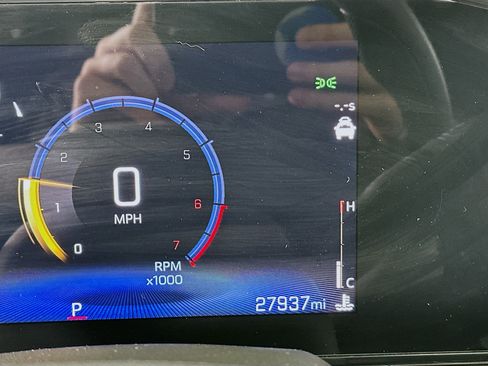 Used 2025 Chevrolet Trax LT image 18