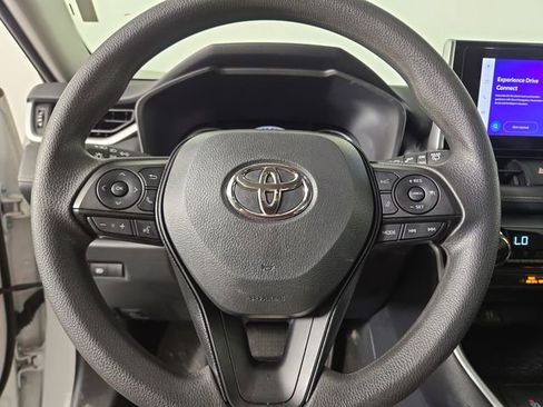 Used 2025 Toyota RAV4 XLE image 21