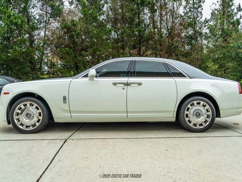 Used 2015 Rolls-Royce Ghost image 3