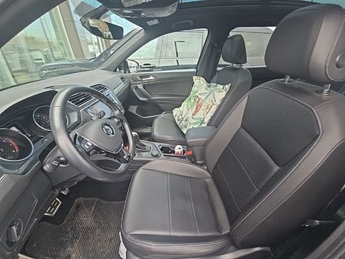 Used 2020 Volkswagen Tiguan SE R-Line image 9