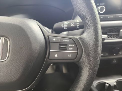 Used 2025 Honda HR-V LX image 25