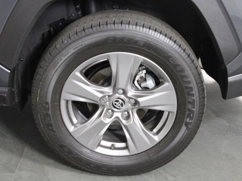 Used 2025 Toyota RAV4 LE AWD/4WD image 14
