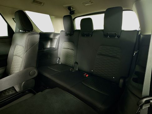 Used 2024 Nissan Pathfinder SV w/ SV Premium Package AWD/4WD image 30