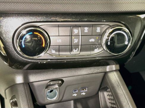 New 2026 Chevrolet TrailBlazer LT w/ Midnight Edition FWD image 9