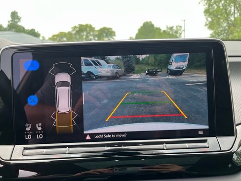 Certified 2024 Volkswagen Atlas Peak Edition SE AWD/4WD image 19