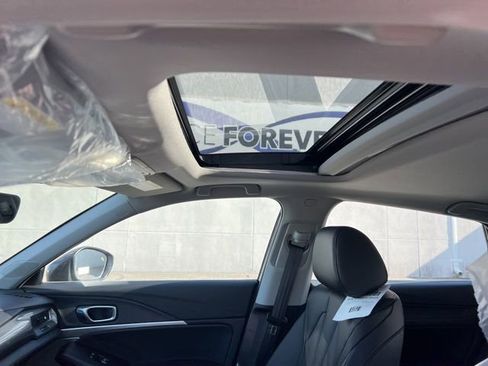 New 2025 Acura Integra image 18