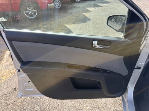 Used 2011 Nissan Sentra 2.0 S image 12