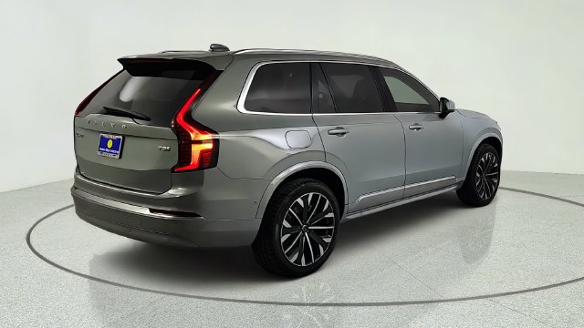 New 2026 Volvo XC90 T8 Plus AWD/4WD image 7