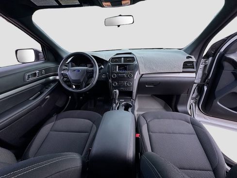 Used 2019 Ford Explorer XLT w/ Class III Trailer Tow Package FWD image 29
