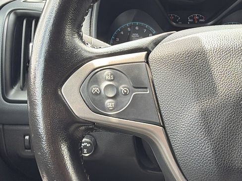 Used 2017 Chevrolet Colorado Z71 AWD/4WD image 23