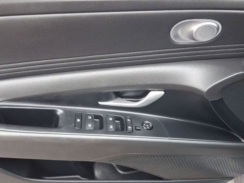 Used 2024 Hyundai Elantra SEL w/ Convenience Package FWD image 10