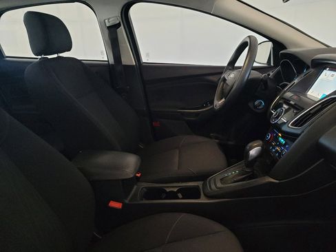 Used 2017 Ford Focus SEL FWD image 21