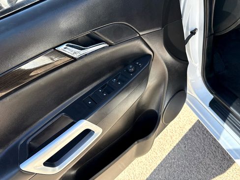 Used 2015 Chevrolet Captiva Sport LT w/ Convenience Package image 12