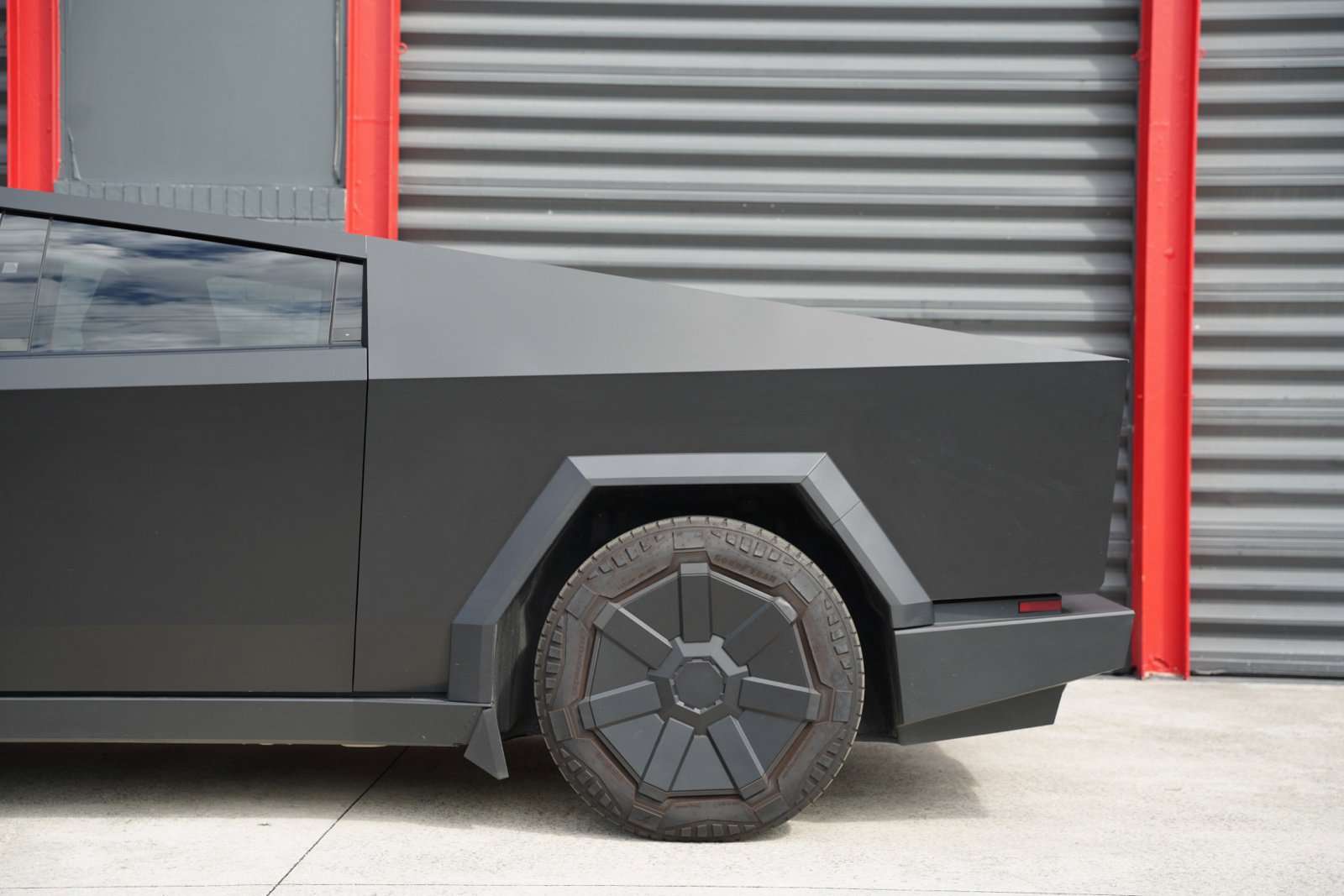 Used 2024 Tesla Cybertruck Cyberbeast AWD/4WD image 10
