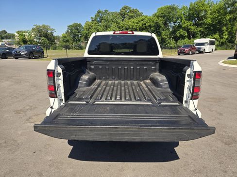 Certified 2023 Nissan Frontier SV w/ Technology Package AWD/4WD image 12