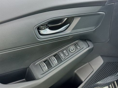 Used 2025 Honda Accord LX image 13