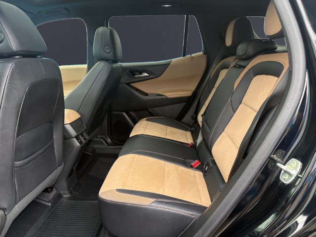 Used 2025 Chevrolet Equinox ACTIV w/ Safety and Technology Package AWD/4WD image 13