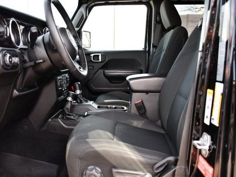 Used 2019 Jeep Wrangler Unlimited Sport image 15