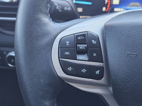 Used 2022 Ford Explorer Limited w/ Equipment Group 301A image 29