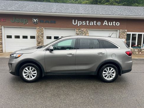 Used 2019 Kia Sorento AWD image 8