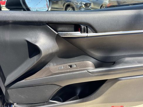 Used 2023 Toyota Camry SE image 14