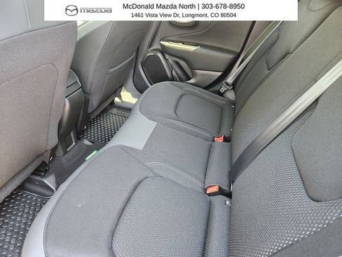 Used 2023 Jeep Renegade Altitude AWD/4WD image 9