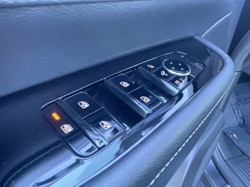 Certified 2025 INFINITI QX80 Pure image 15