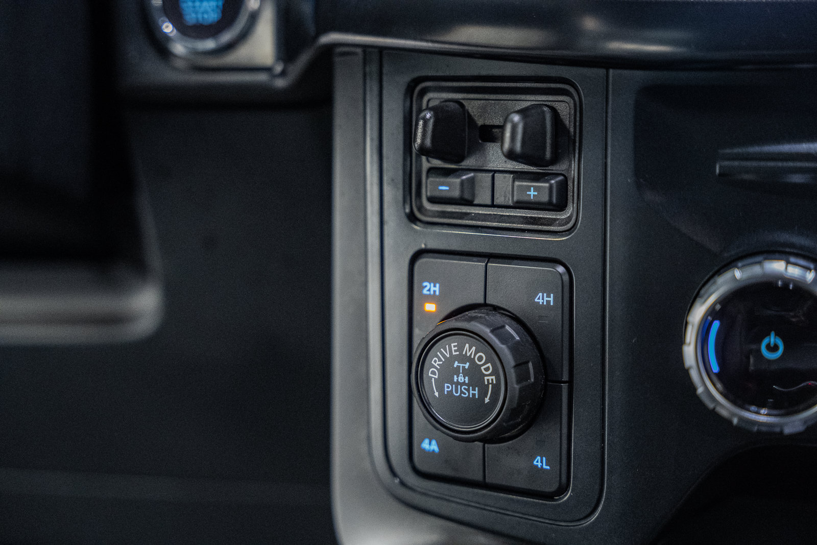 Certified 2025 Ford F150 Lariat AWD/4WD image 21