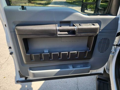 Used 2016 Ford F250 XL w/ Power Equipment Group image 18