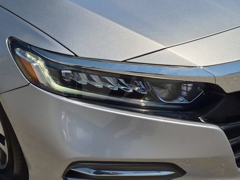 Used 2018 Honda Accord Hybrid image 10