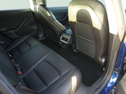Used 2018 Tesla Model 3 RWD image 15