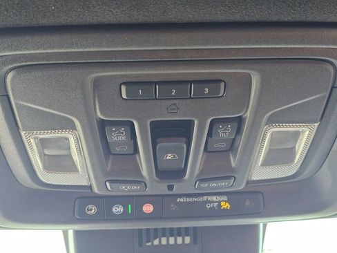 Used 2025 GMC Sierra 1500 Denali Ultimate AWD/4WD image 19